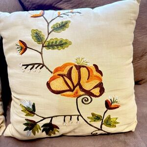 2 Decorative pillows with flower 🌼 Embroidery, a great accent to your couch!